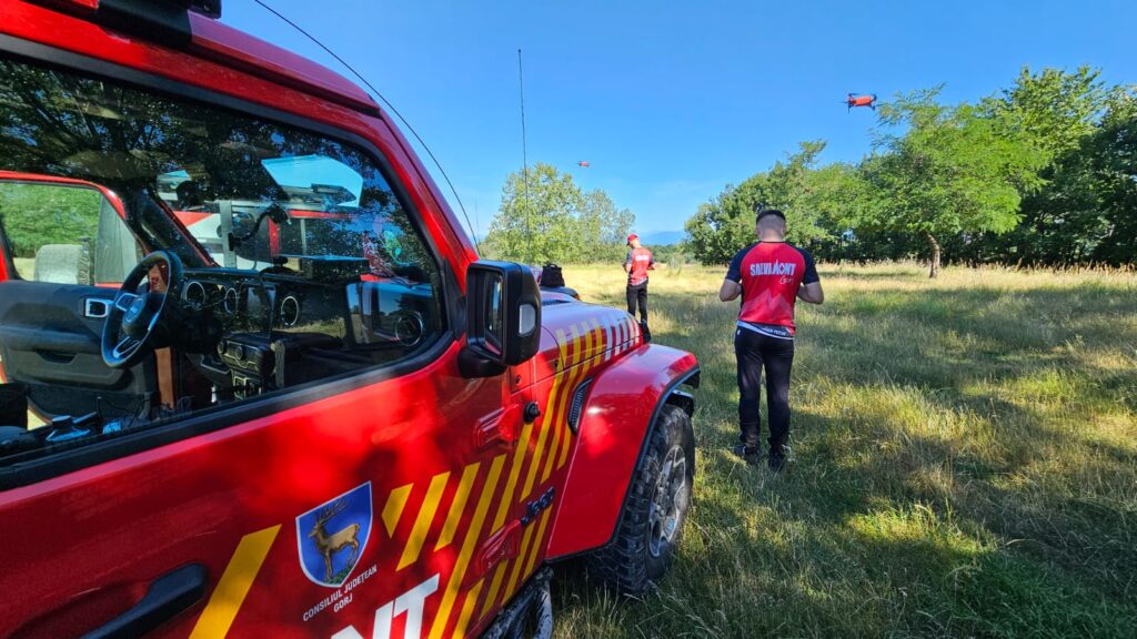 Femeia care s-a rătăcit la Polovragi, recuperată de salvamontiști