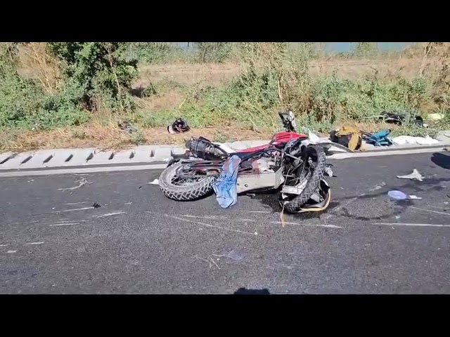(VIDEO) Trei motociclete au intrat într-un TIR