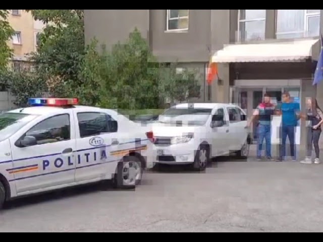 (VIDEO) Craiovean reținut pentru hărțuire