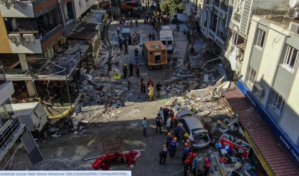 O explozie a unui rezervor de propan în vestul Turciei a ucis 5 persoane și a rănit alte 63