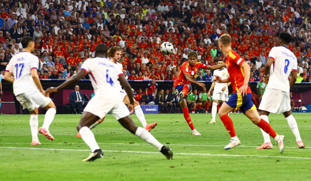 Tinereţea şi fotbalul entuziast s-au impus! Spania, prima finalistă la EURO 2024