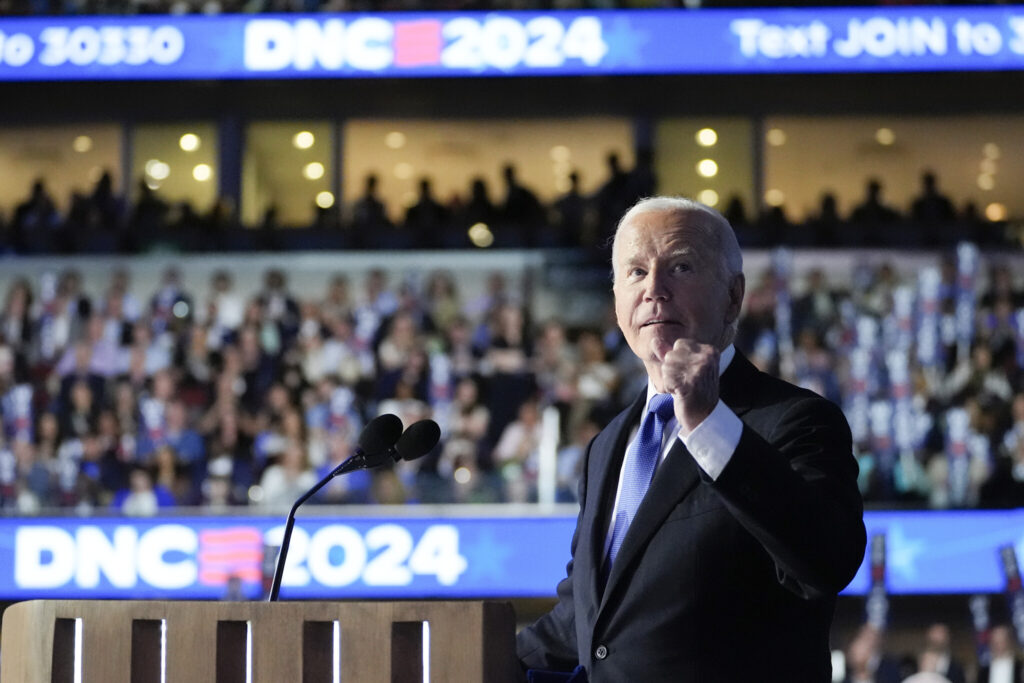 (VIDEO) Joe Biden i-a predat ştafeta Kamalei Harris, la Chicago