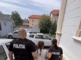 Tânăra a fost predată polițiștilor din cadrul Serviciului de Investigaţii Criminale