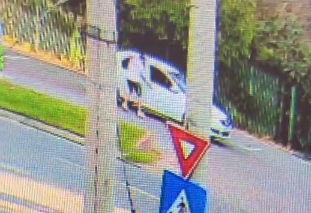 acc parc pnt Procurorii dețin o înregistrare video care arată că tinerii din autoturismul implicat în accidentul din parcul Pantelimon au schimbat locul la volan