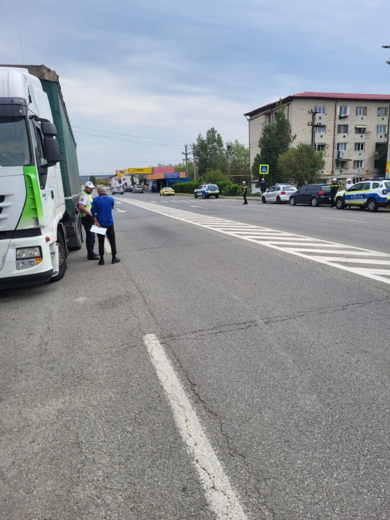 Polițiștii gorjeni au verificat transportatorii de marfă și de persoane