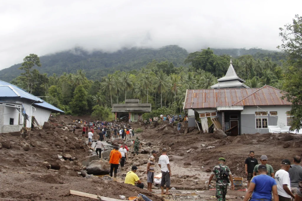 Mai multe persoane și-au pierdut viața în Indonezia, în urma inundațiilor
