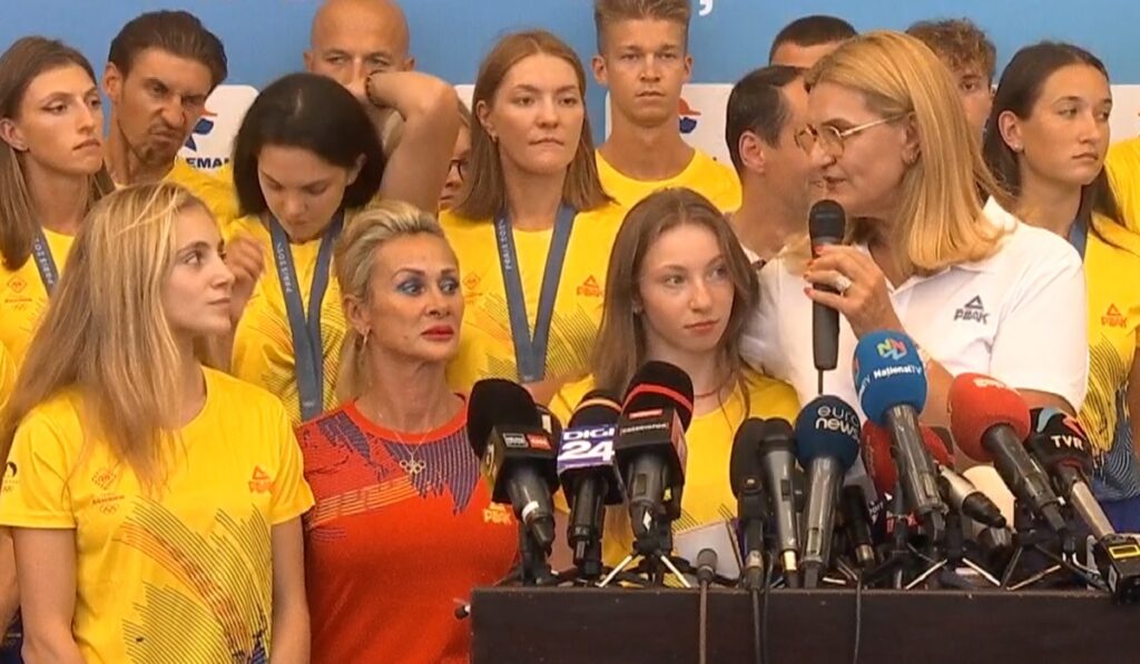 JO 2024 / Elisabeta Lipă, trup şi suflet alături de gimnastele României