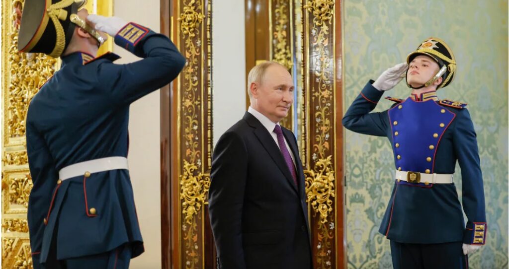 Putin se declară ”pregătit” să discute cu Trump şi aşteaptă ”semnale” de la Washington