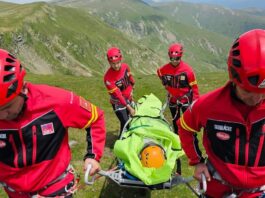 Bărbat lovit de fulger pe munte. A fost solicitat un elicopter al SMURD