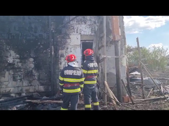 (VIDEO) Incendiu izbucnit la două case din Craiova