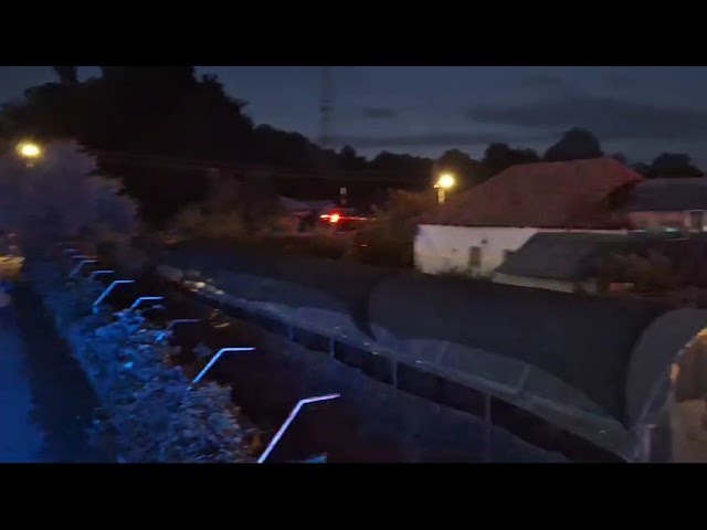 (VIDEO) Vâlcea: Incendiu de amploare în Copăceni. Trei persoane, rănite