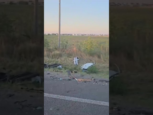 (VIDEO) Dolj: Trei răniți în urma coliziunii dintre un tir și două autoturisme
