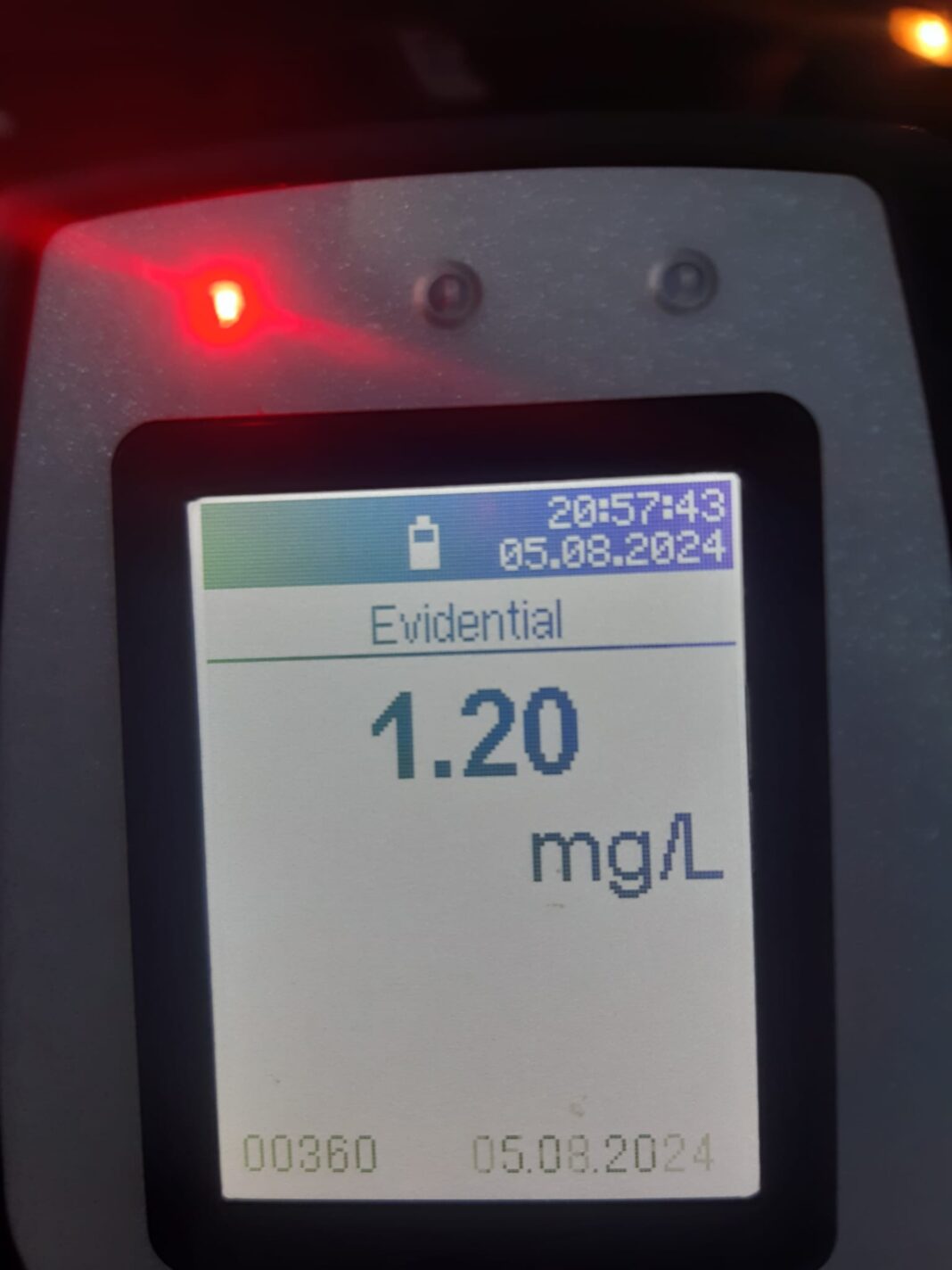 Bărbat fără permis şi sub influenţa băuturilor alcoolice, implicat într-un eveniment rutier