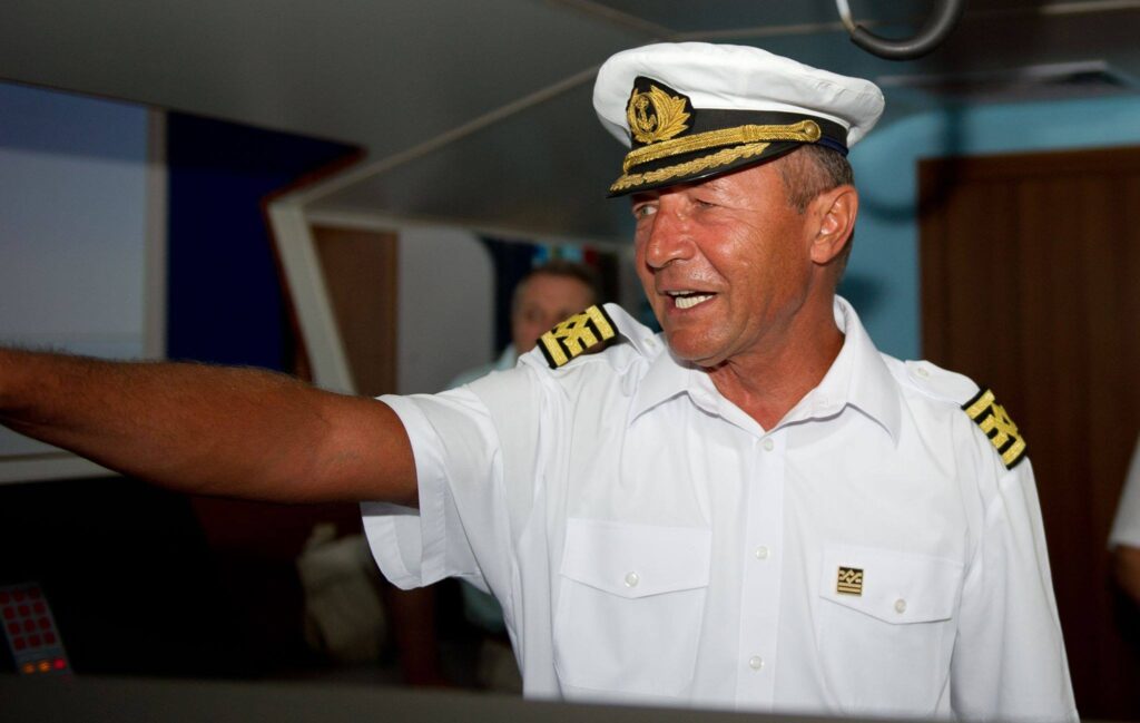 Traian Băsescu despre eșecul reformei Sănătății din mandatul său: Poporul, „BARONII SĂNĂTĂŢII” şi galeriile de fotbal câştigă bătălia