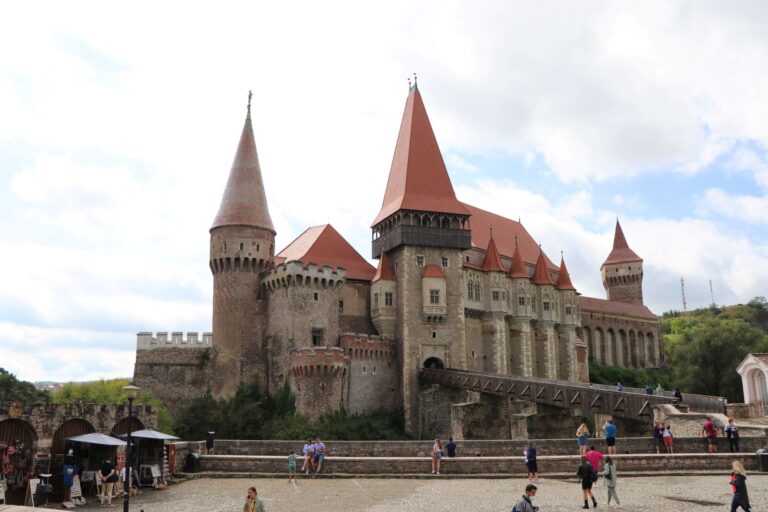 Programul de vizitare al Muzeului Castelul Corvinilor se modifică