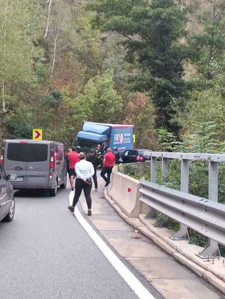 Gorj: Accident rutier în Defileul Jiului