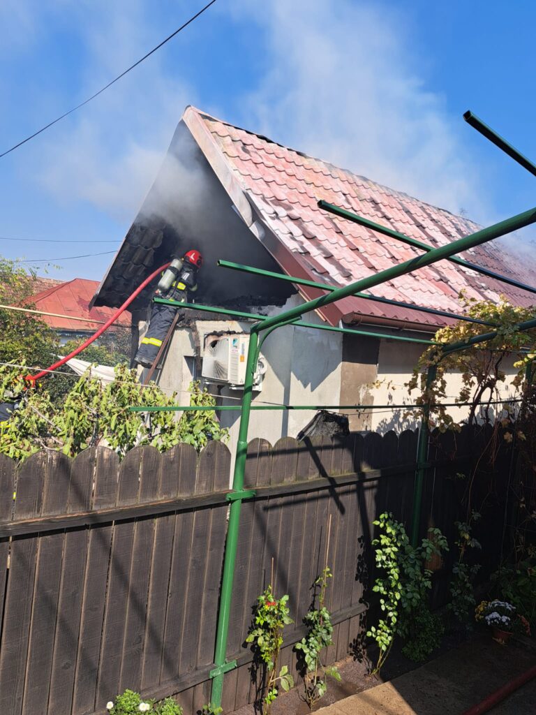 Incendiu la o casă din Craiova