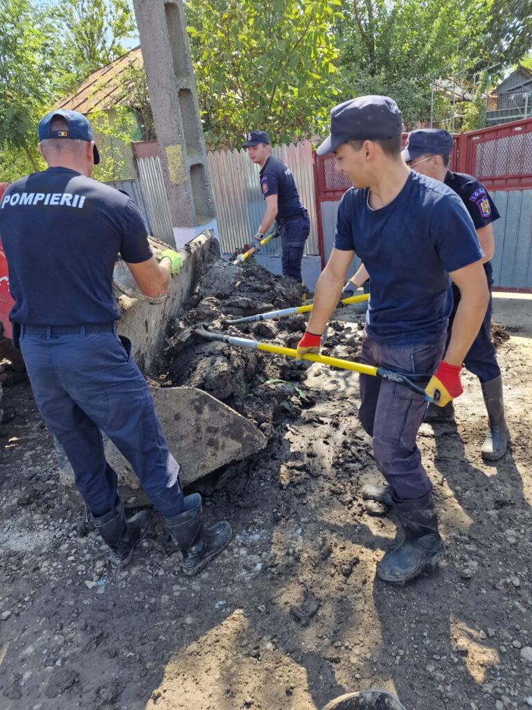 (VIDEO) Misiune de sprijin a pompierilor vâlceni în Galați