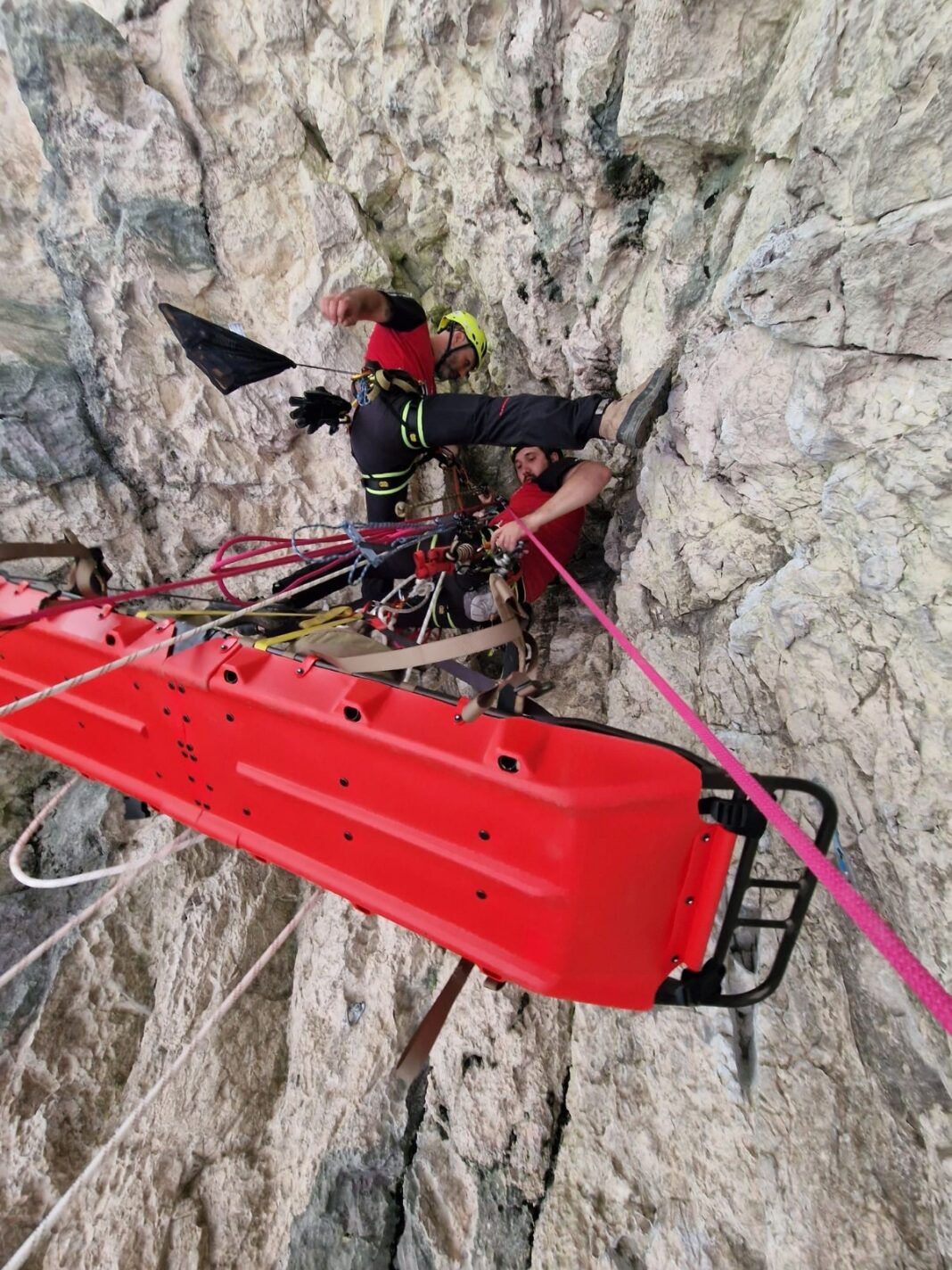 Acțiune a salvamontiștilor pe Cheile Galbenului. Un turist a suferit un accident vascular cerebral