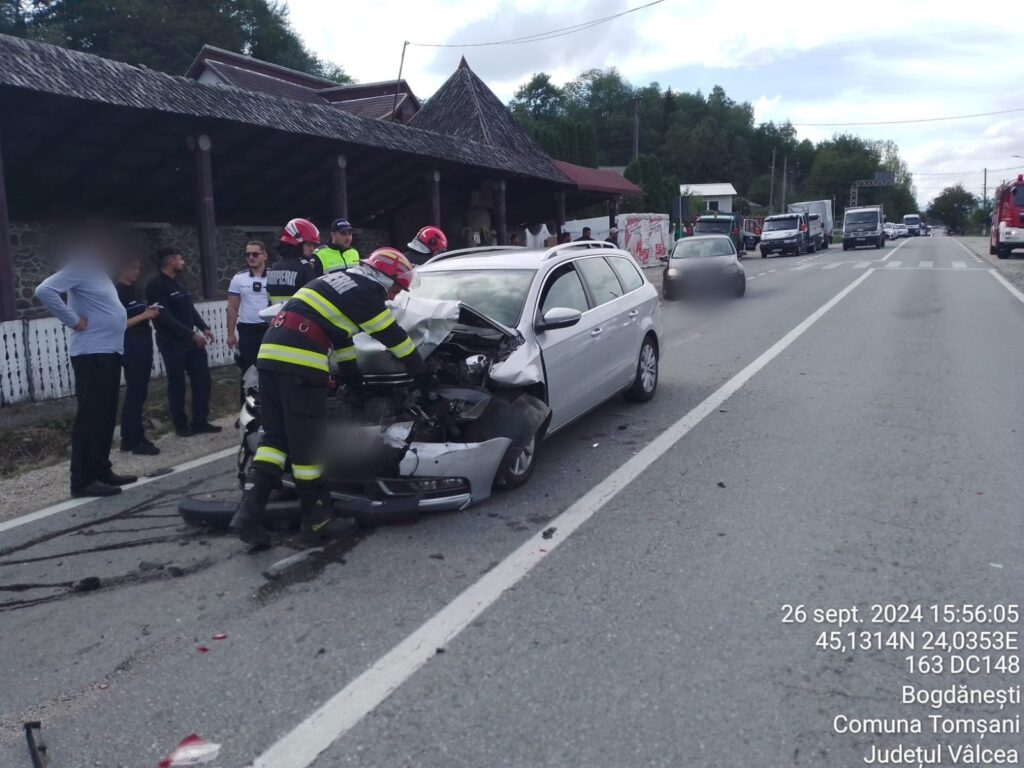 Vâlcea: Coliziune între 4 autoturisme pe DN 67