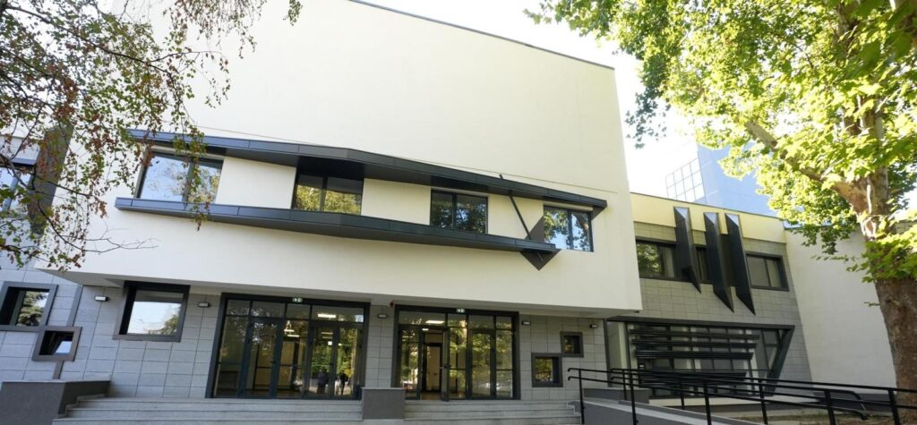 Universitatea din Craiova deschide noul an universitar într-un campus nou
