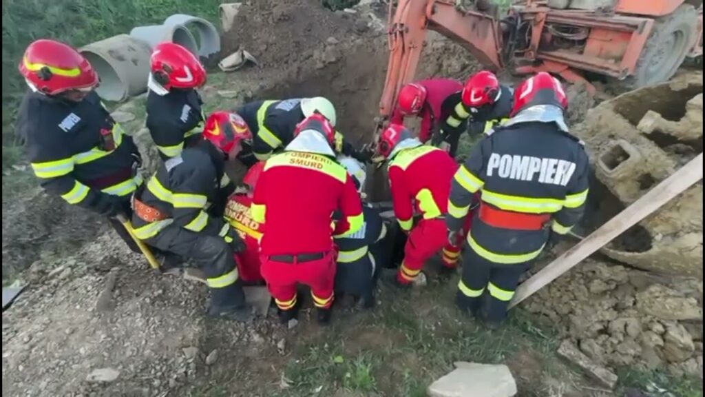 Bărbat prins sub un mal de pământ în timp ce săpa o fântână