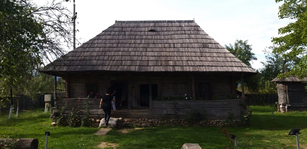 Hotel de 4 stele pentru turiștii care vizitează Casa Memorială „Constantin Brâncuși” de la Hobița