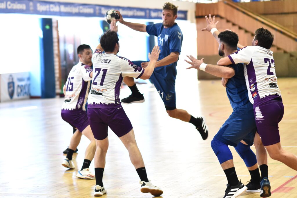 Handbal (m) / Universitatea Craiova, mult prea tare pentru CSU Poli