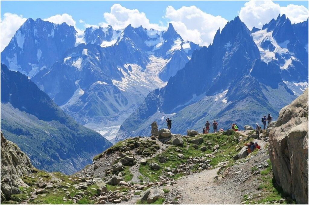 Un alpinist român a murit pe Mont Blanc