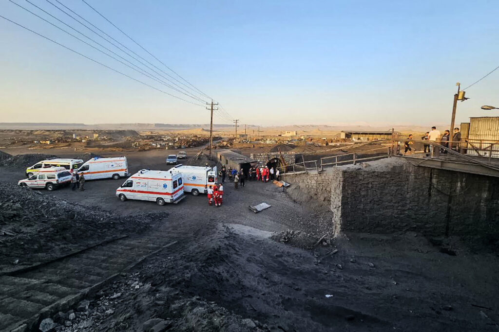 Zeci de morți și răniți, după o explozie catastrofală într-o mină din Iran