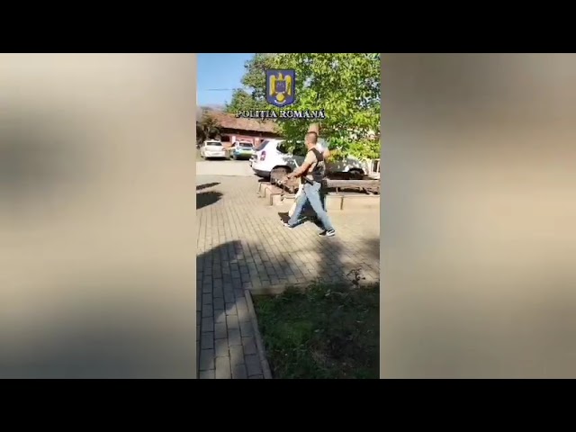 (VIDEO) Gorj: Trei bărbați, reținuți în cazul banilor furați dintr-o mașină al cărui șofer a murit