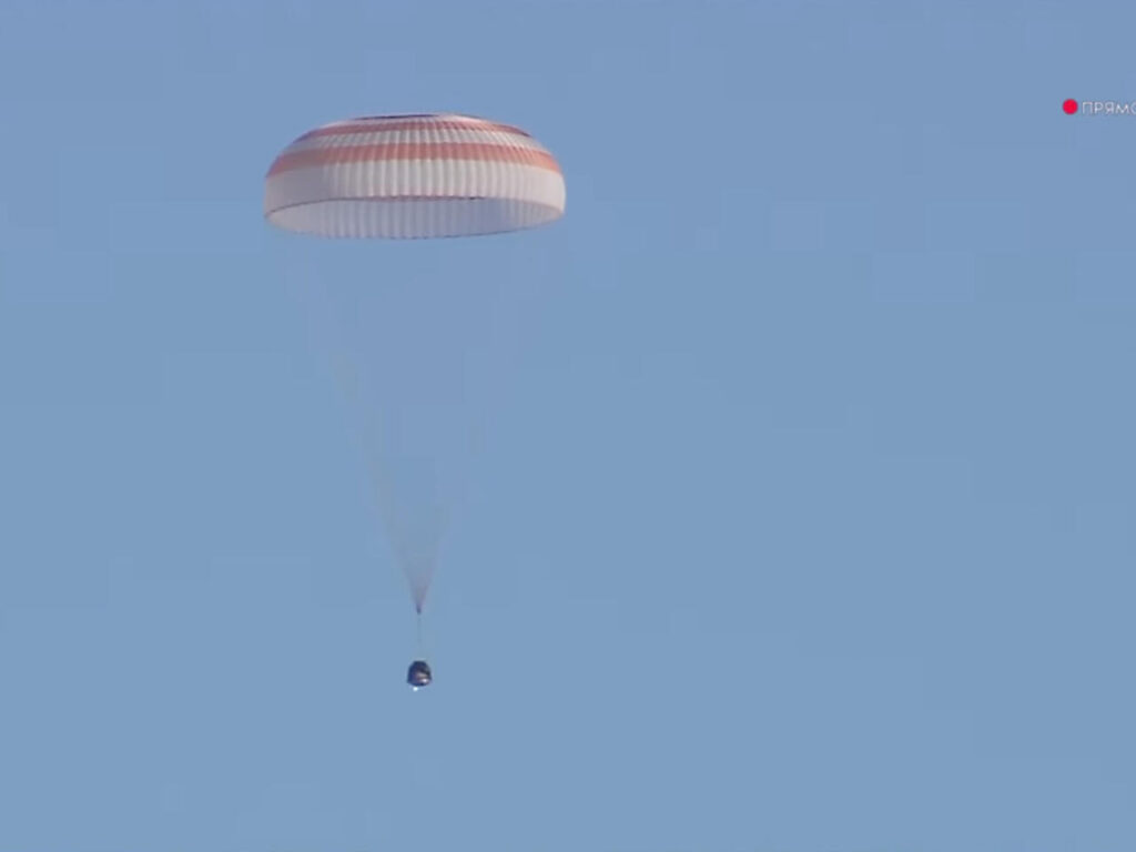(VIDEO) Cosmonauții ruși au aterizat după o ședere record pe ISS