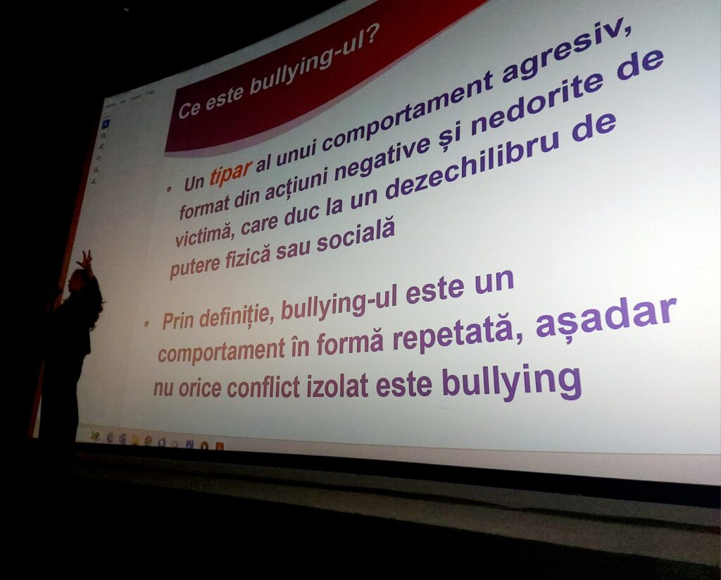 Craiova: Seminar pe tema bullyingului, susținut de Urania Cremene