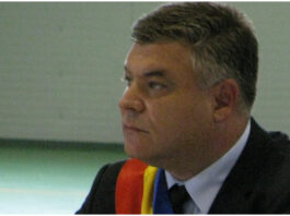 Primarul orașului Brezoi, suspendat din funcție după ce instanța l-a plasat sub control judiciar