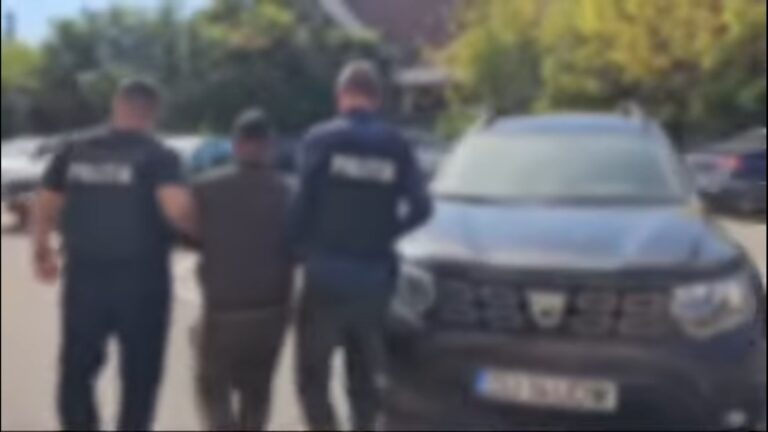 (VIDEO) Craiovean, urmărit internațional pentru trafic de persoane, prins de polițiștii doljeni