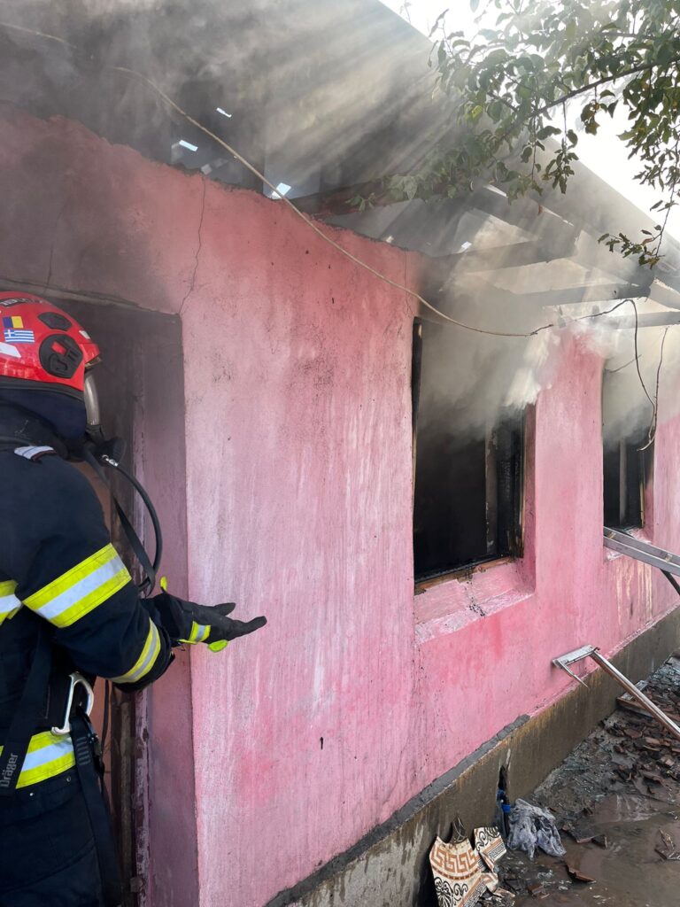 Incendiu la o casă din Craiova