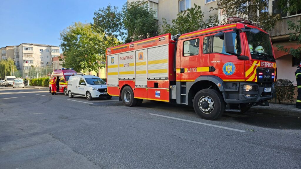 (VIDEO) Incendiu într-un bloc din Slatina