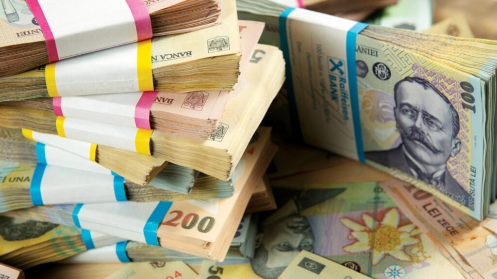 Contabila unui liceu din Reșița, acuzată de deturnare a 450.000 de lei din fondurile Erasmus+