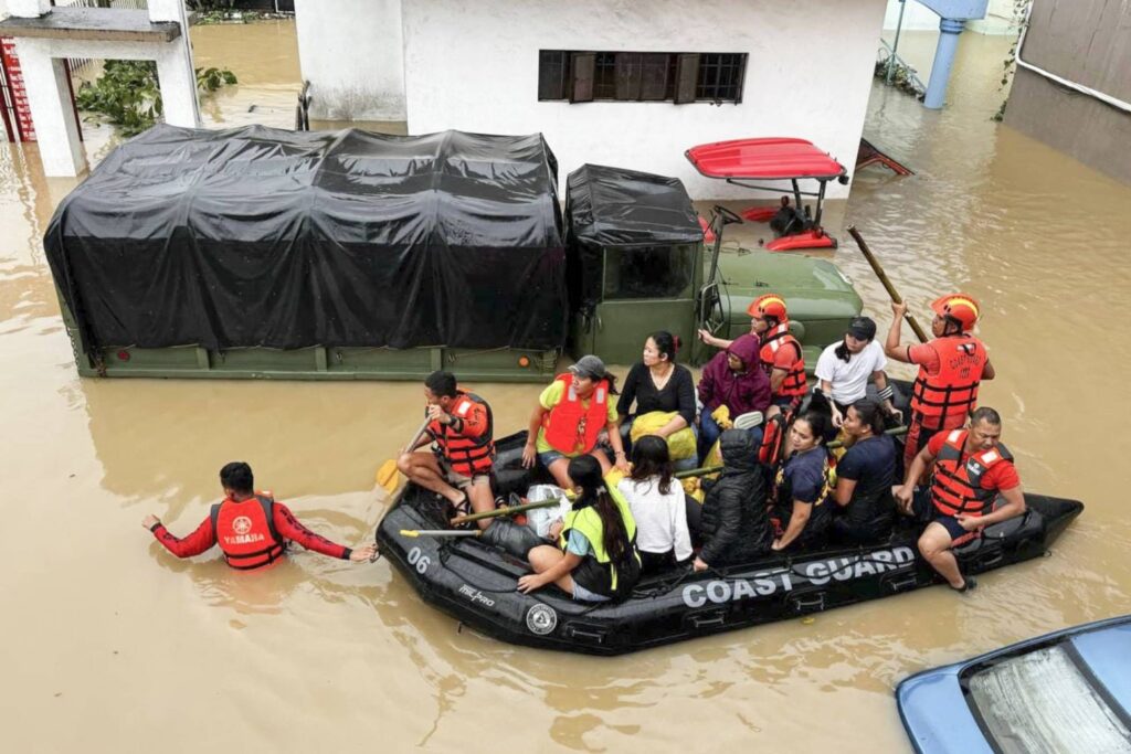 Furtuna tropicală Trami face ravagii în Filipine. Sunt cel puțin 26 de morți