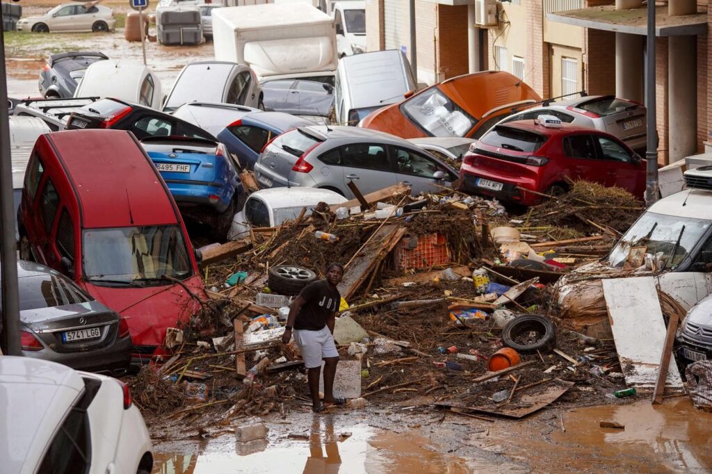 (Galerie foto) Imagini apocaliptice după inundaţiile catastrofale din Valencia