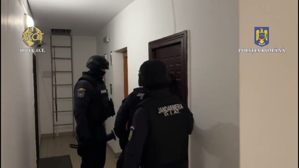 (VIDEO) Persoane cercetate pentru trafic de migranţi