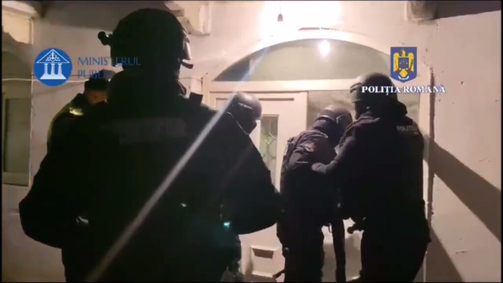 (VIDEO) Peste 70 de percheziții la persoane din județul Dâmbovița