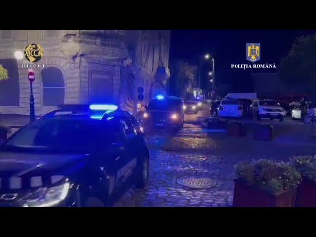 (VIDEO) Trei percheziţii într-un dosar de trafic de persoane, proxenetism, acces ilegal la un sistem informatic