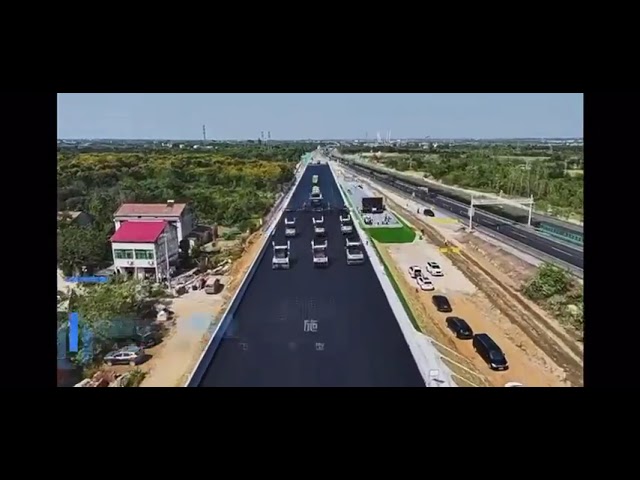 (Video) Șosea din China, reasfaltată doar de roboți și drone