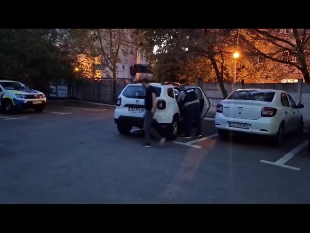 (VIDEO) Dolj: Reținut pentru tâlhărie