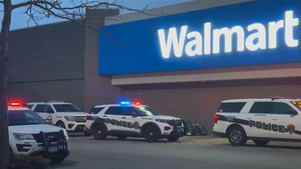 Trei morți și 15 răniți într-o înjunghiere la Walmart din Shanghai