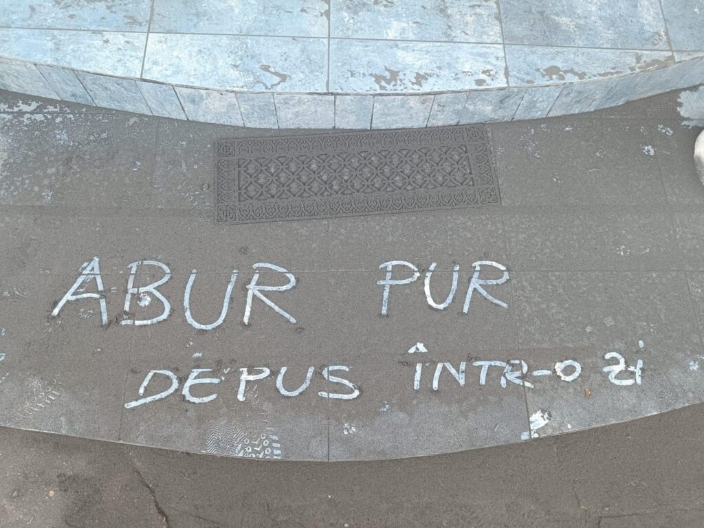 Ce vor spune datele? APM Dolj va analiza nivelul de poluare din zona CET. „Aburul pur” se depune în continuare în strat gros