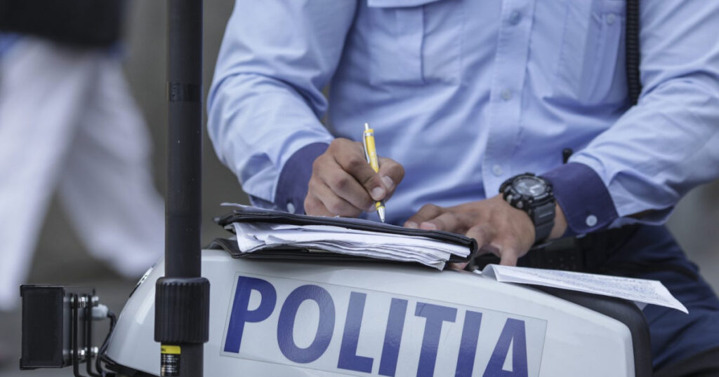 Femeie din Cărbunești, depistată fără permis de conducere la volanul unei mașini