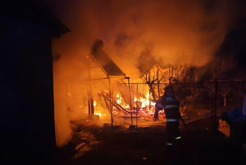 Mehedinți: Incendiu într-o gospodărie din Pluta