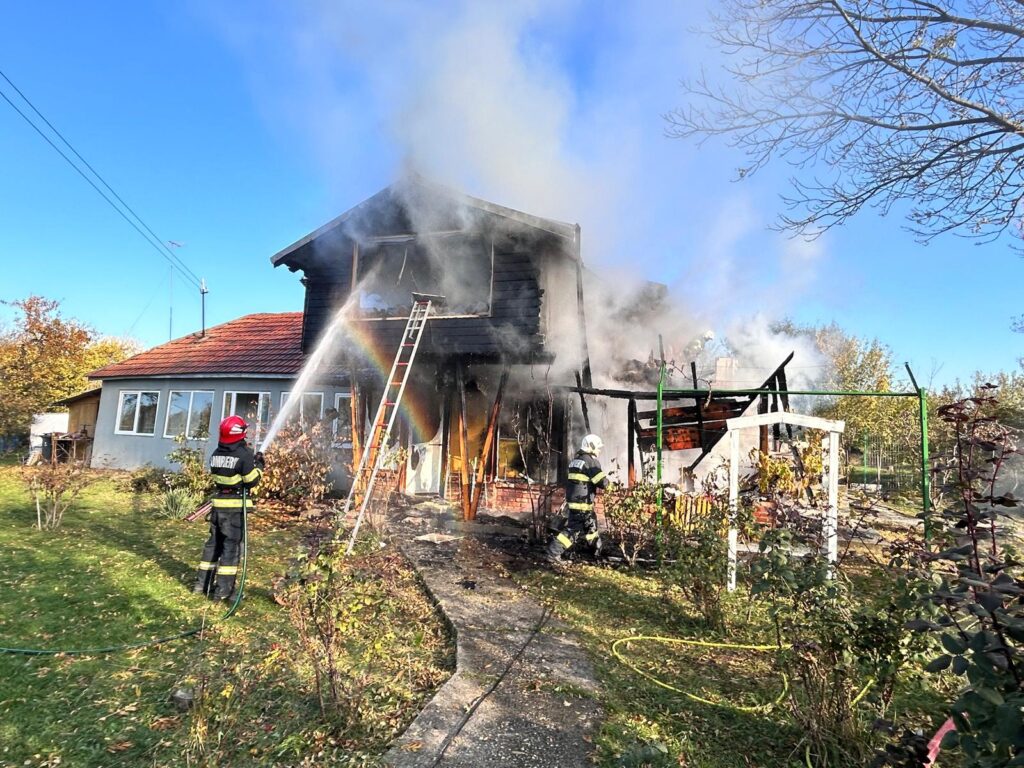 Olt: Incendiu la o casă din Făgețelu